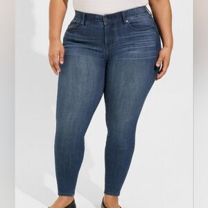 Torrid Bombshell Skinny Premium Jeans Size 22T (Tall)